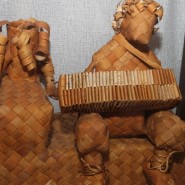 Выставка традиционной плетеной и резной игрушки «В гармонии с образом и традицией» фотографии