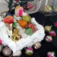 Выставка новогодних игрушек фотографии