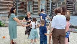 Праздничная программа «На Спасовки — в гости»