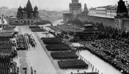 Выставка «Парад Победы»