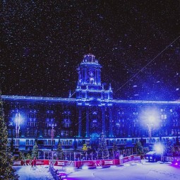 Каток на площади 1905 года в Екатеринбурге 2024-25