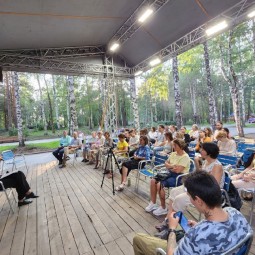 Открытые лекции с психологами в парке Маяковского