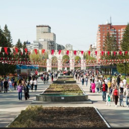 Выставка военной техники в парке Маяковского