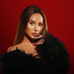 Anna Asti с шоу-программой «Феникс»