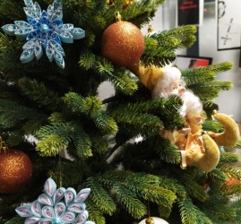 Мастерская по созданию ёлочных украшений и праздничного декора