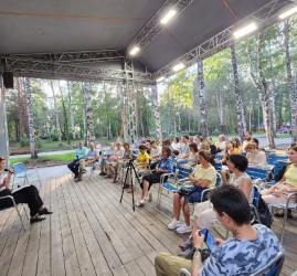 Открытые лекции с психологами в парке Маяковского